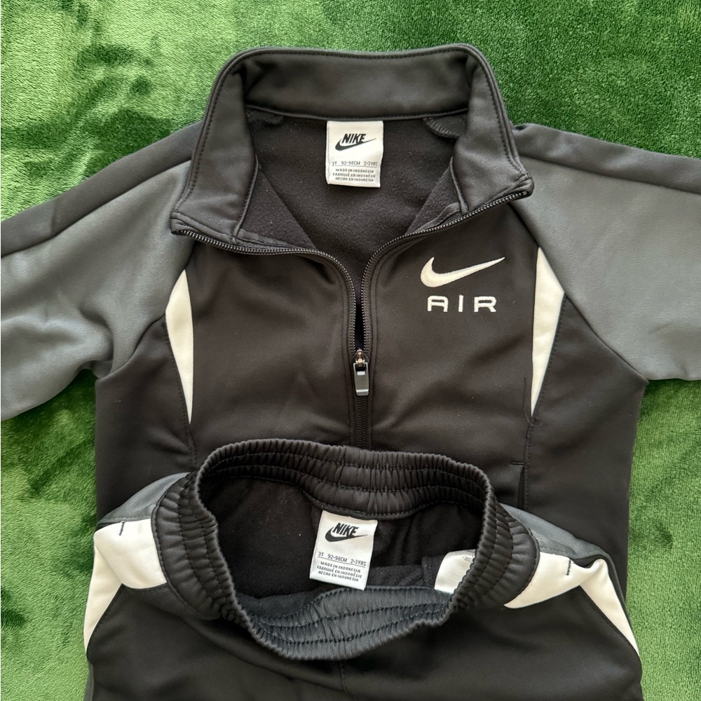Nike Black and Gray Air Pullover for toddler. Size 3T